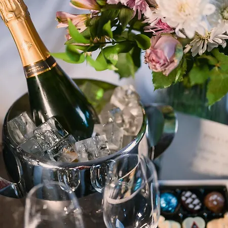 Svalbard | Polfareren Отель 4*