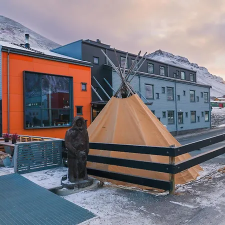 Отель Svalbard | Polfareren 4*