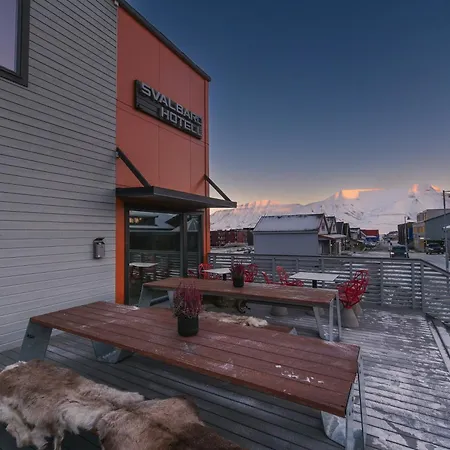Svalbard | Polfareren Отель Лонгйир