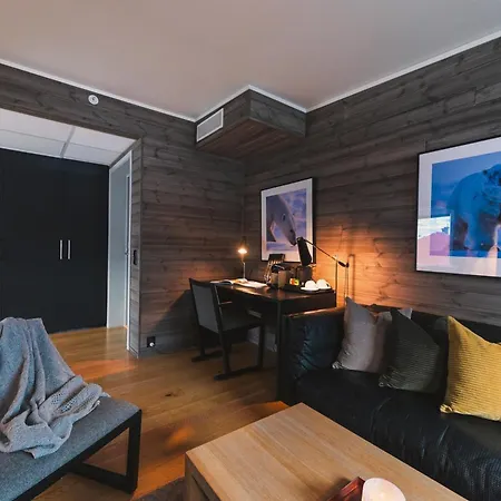 Отель Svalbard | Polfareren 4*