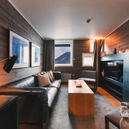 Svalbard | Polfareren Hotell Longyearbyen