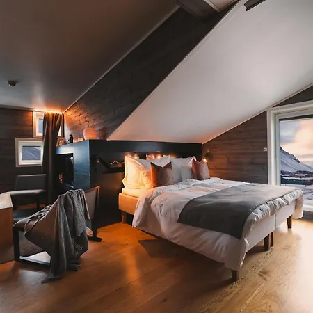 Svalbard | Polfareren Отель