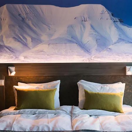 Svalbard | Polfareren Отель Лонгйир