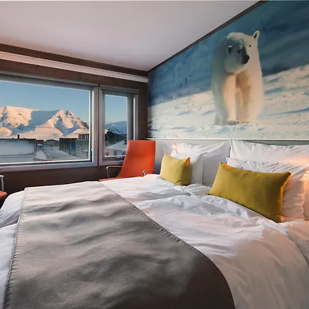 Svalbard | Polfareren Лонгйир