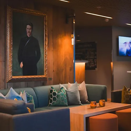 Отель Svalbard | Polfareren