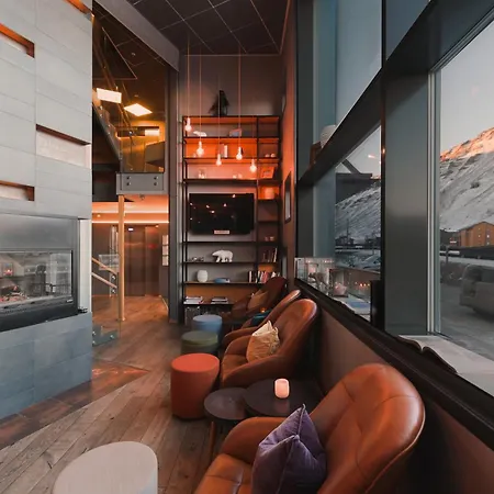 Svalbard | Polfareren Longyearbyen