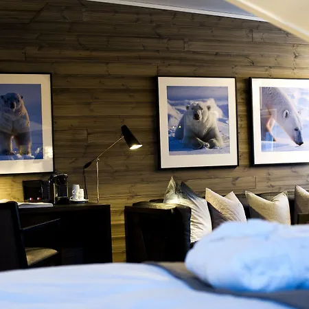 Отель Svalbard | Polfareren Лонгйир