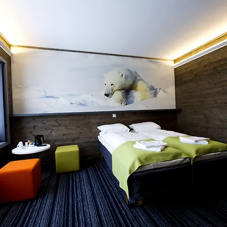 Svalbard | Polfareren Longyearbyen