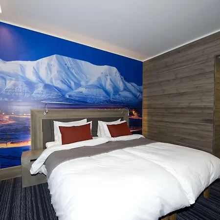 Svalbard | Polfareren Отель Лонгйир
