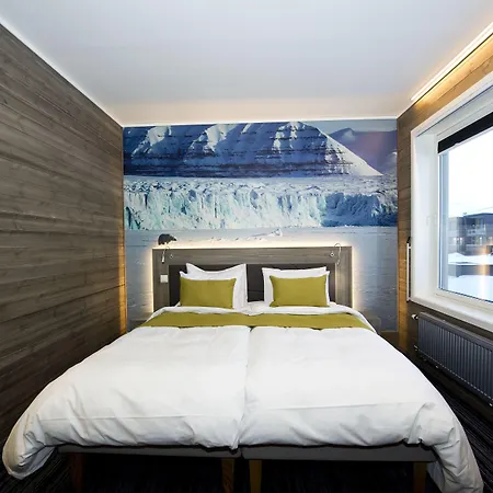 Svalbard | Polfareren 4* Лонгйир