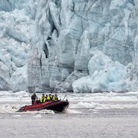 Svalbard | Polfareren Отель Лонгйир