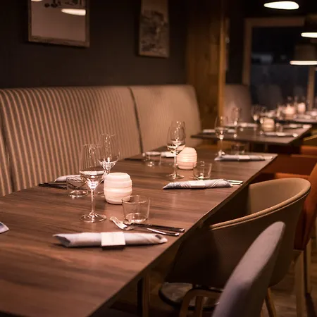 Svalbard | Polfareren 4*