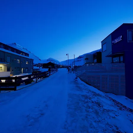 Svalbard | Polfareren Hotell Longyearbyen