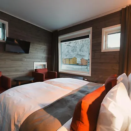Svalbard | Polfareren Отель 4*