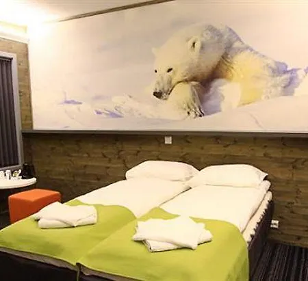 Svalbard | Polfareren Longyearbyen