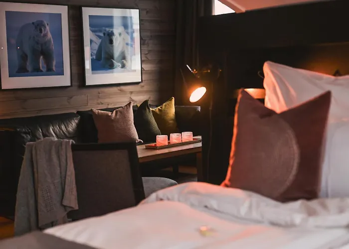 Svalbard | Polfareren 4*