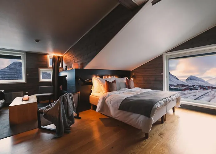 Svalbard | Polfareren מלון