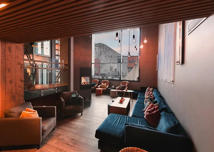 Svalbard | Polfareren Отель Лонгйир