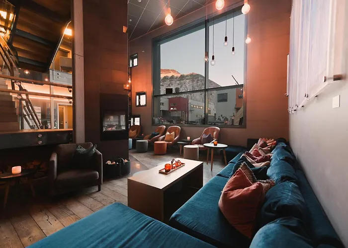 Svalbard | Polfareren מלון