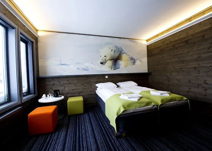 Svalbard | Polfareren לונגיירביין