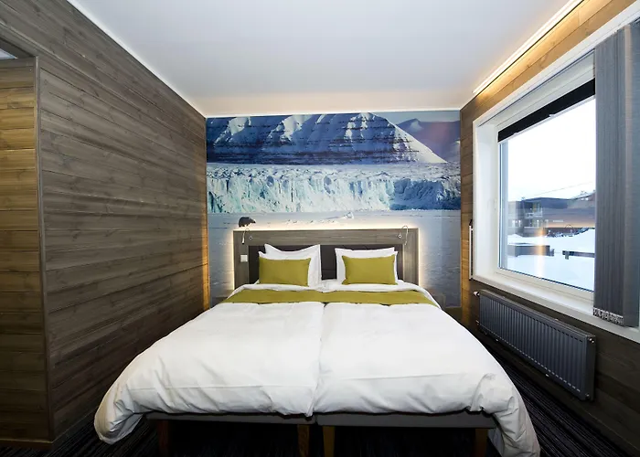 Svalbard | Polfareren 4* לונגיירביין