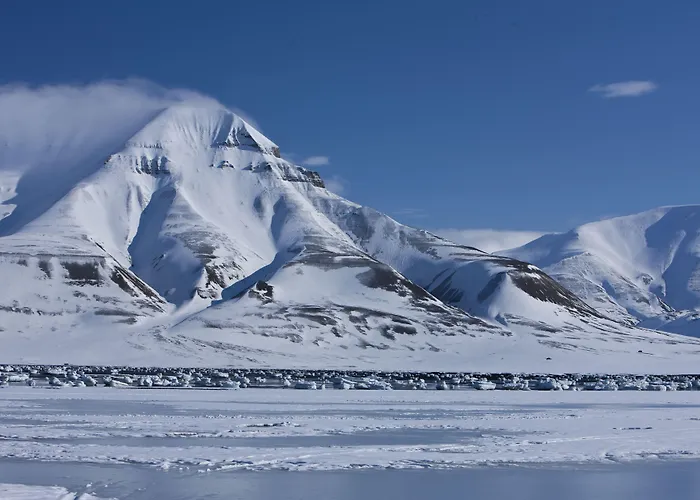 Отель Svalbard | Polfareren 4*