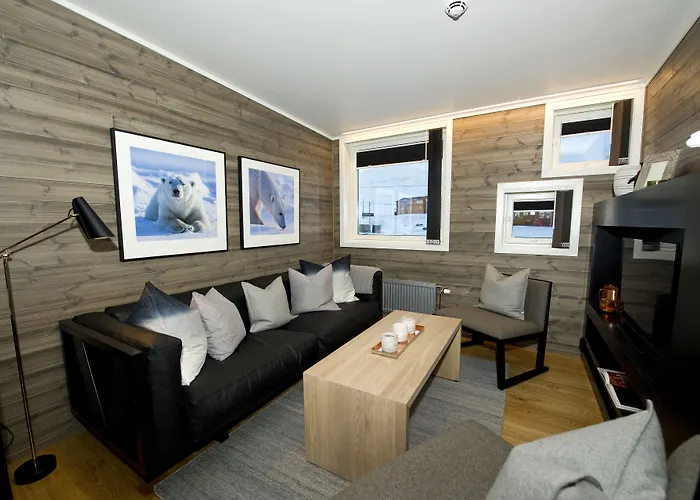 Svalbard | Polfareren מלון