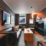Svalbard | Polfareren Hotel Longyearbyen
