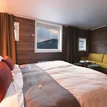 Svalbard | Polfareren Longyearbyen